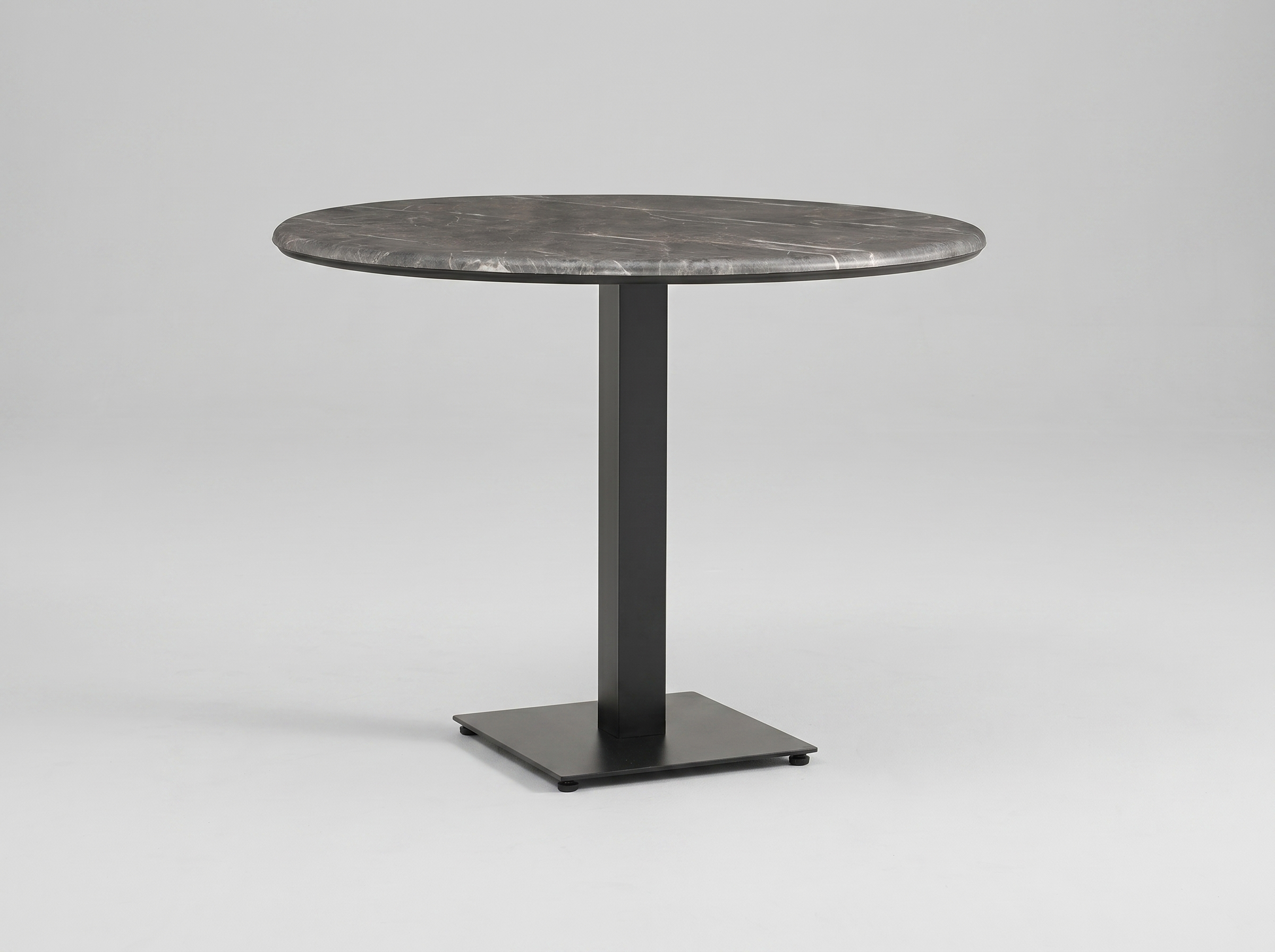 Table d'extérieur Catania en 60x60cm noyer Extérieur Compact HPL Plateau de table